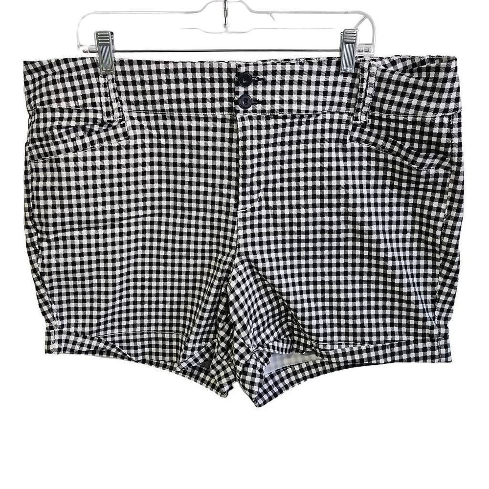 Torrid Black and White Checkered Shorts Button Fly Size 24 Plus Size